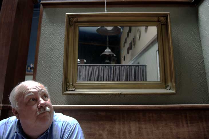 At a recent lunch in Oakland (Nikon D2x)